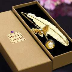 Chinese Style Metal Feather Bookmark with Preserved Flowers